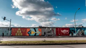 East Side Gallery In Berlin Wall Wallpaper