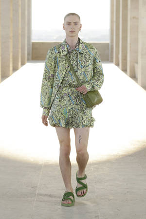 Effortless Style With Fendi Green Outfit Wallpaper
