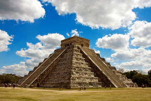 El Castillo Chichen Itza Pyramid Wallpaper