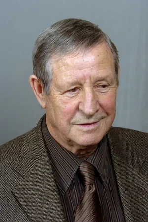 Elderly Gentleman Portrait Wallpaper