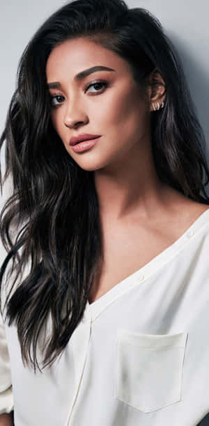 Elegant Portrait Shay Mitchell Wallpaper