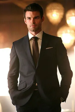 Elijah Mikaelson In Suit Wallpaper