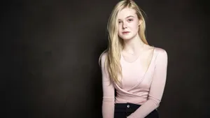 Elle Fanning In The Darkroom Wallpaper