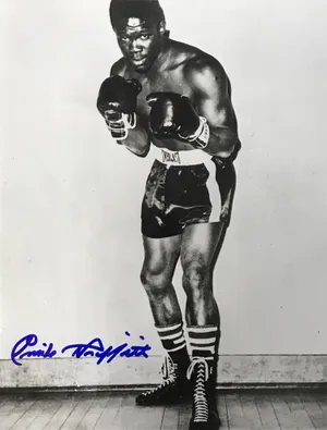 Emile Griffith Blue Signature Wallpaper