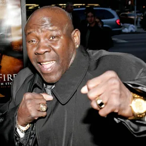 Emile Griffith Making Fist Pose Wallpaper