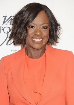 Eminent Viola Davis Gracefully Poses For Vanity Fair Wallpaper