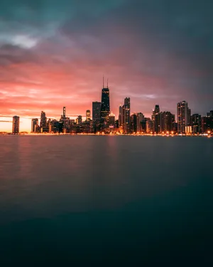 Enjoy The Sparkling Nightlife Of Chicago Wallpaper