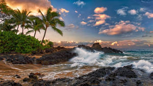 Enjoy The Spectacular Beauty And Natural Landscapes Of Hawaii Wallpaper