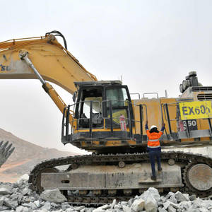 Excavation In The Goldmines Of Hounde Wallpaper