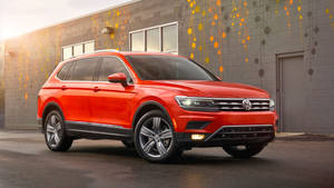 Experience Superior Performance With The Volkswagen Tiguan Wallpaper