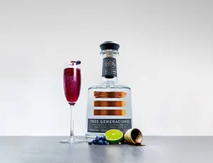 Exquisite Kir Royale Cocktail Made With Tres Generaciones Wallpaper
