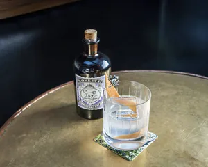 Exquisite Monkey 47 Gin Cocktail Wallpaper