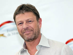 Famed Movie Actor Sean Bean Wallpaper