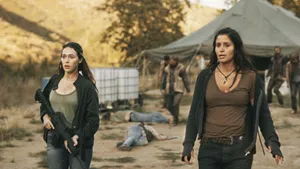 Fear The Walking Dead Alicia Clark And Ofelia Salazar Wallpaper