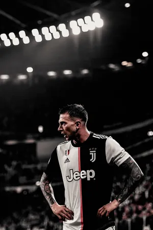 Federico Bernardeschi In Action For Juventus Fc Wallpaper