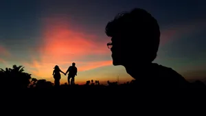 Feeling Alone While Watching Couple Wallpaper