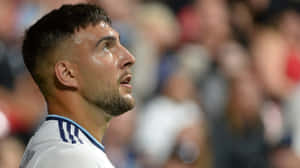 Focused Soccer Player Lucas Cavallini Wallpaper