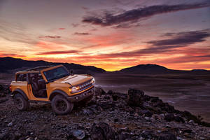 Ford Bronco On Elevated Hill Wallpaper