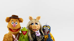 Fozzie Bear And Muppet Friends Wallpaper