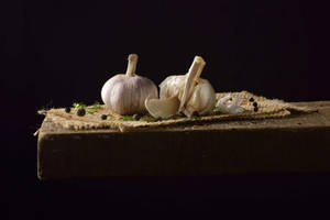 Fresh Garlic Bulbs With Herbs And Spices Wallpaper