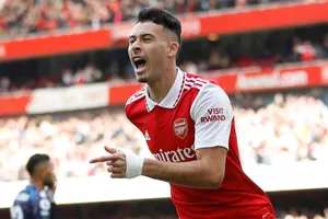 Gabriel Martinelli Pointing Wallpaper