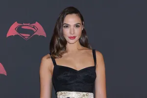 Gal Gadot Batman V Superman Premiere Wallpaper