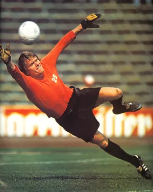 German Former Professional Football Goalkeeper Sepp Maier Save Wallpaper
