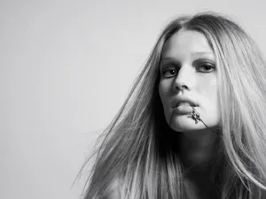 German Girl Toni Garrn Wallpaper