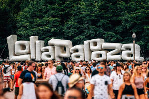 Get Pumped Up With Lollapalooza's Giant Inflatable! Wallpaper
