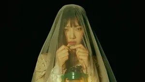 Ghostly Red Velvet Joy Wallpaper