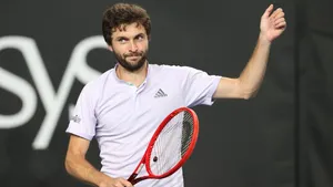 Gilles Simon And Thumbs Up Wallpaper