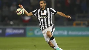 Giorgio Chiellini Football Match Kick Wallpaper