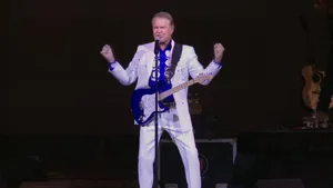 Glen Campbell Performing Live Wallpaper