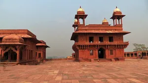 Gloomy Sky In Fatehpur Sikri Wallpaper