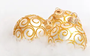 Gold Decorative Christmas Balls Wallpaper