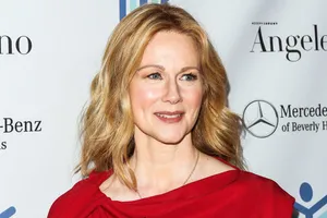 Golden Globe Awardee Laura Linney Wallpaper