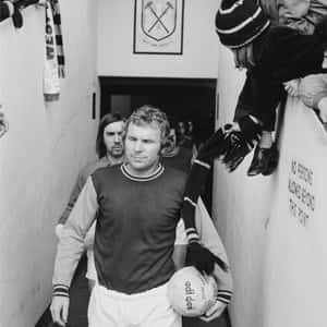 Great Football Athlete Bobby Moore Wallpaper