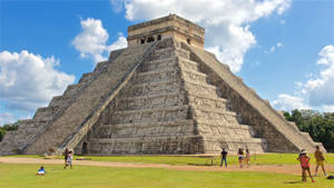 Green Grass Chichen Itza Wallpaper