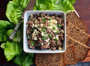 Ground Liver With Onions, Lettuce, And Bread Wallpaper