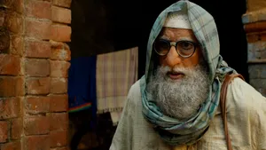 Gulabo Sitabo Amitabh Bachchan Look Wallpaper