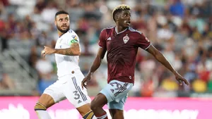 Gyasi Zardes With La Galaxy Player Wallpaper