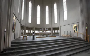 Hallgrimskirkja Altar Room Wallpaper