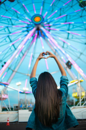 Hand Heart Ferris Wheel Wallpaper