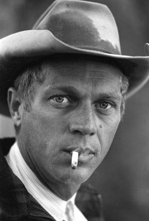 Handsome American Actor Steve Mcqueen 1963 Portrait Wallpaper