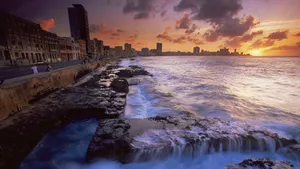 Havana Breakwater Sunset Wallpaper