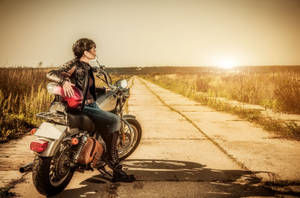 Hd Beautiful Woman-vintage Motorcycle Wallpaper