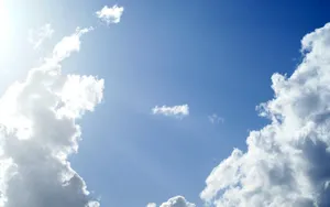 Hi Res Sky With Sun Rays Wallpaper