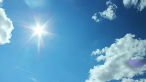 Hi Res Sky With The Bright Sun Wallpaper