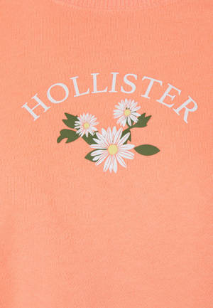 Hollister Three White Flower Illustration Wallpaper