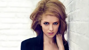 Hollywood Actress Anna Kendrick During A Gq Photoshoot Wallpaper
